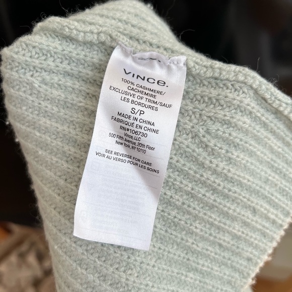 VINCE Cashmere Sweater - Picture 2 of 3